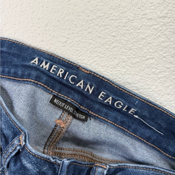 American Eagle Outfitters Light Blue Distressed Jean Shorts Women’s Size 2 - Picture 5 of 6